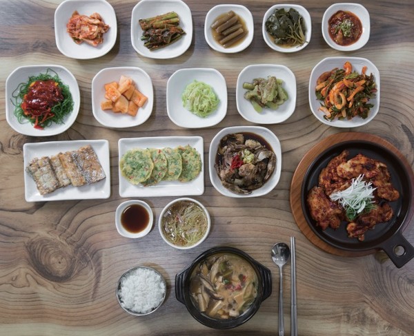 전라남도 여수시 남면 ‘비렁길 자연밥상’ < 농촌의 맛과 이야기가... 기사본문 - 농업인신문 전라남도 여수시 남면    ‘비렁길 자연밥상’