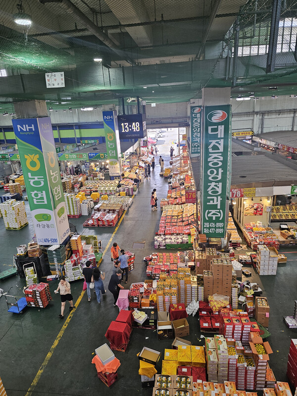 &nbsp;대법원에서 최종 패소하고도 3번 중앙통로 배분을 무시하고 있는 노은시장 관리사업소.